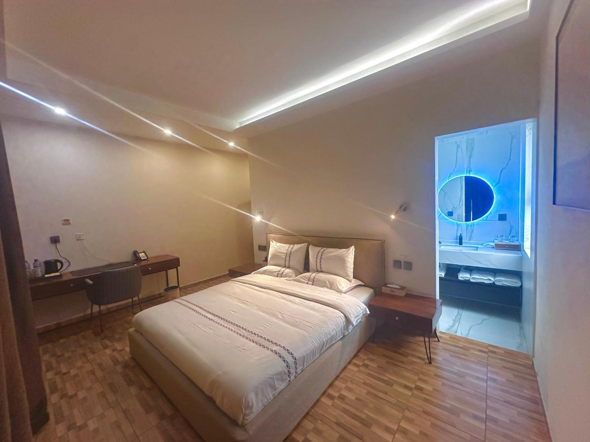 H&H Hotel Kinshasa Exterior photo
